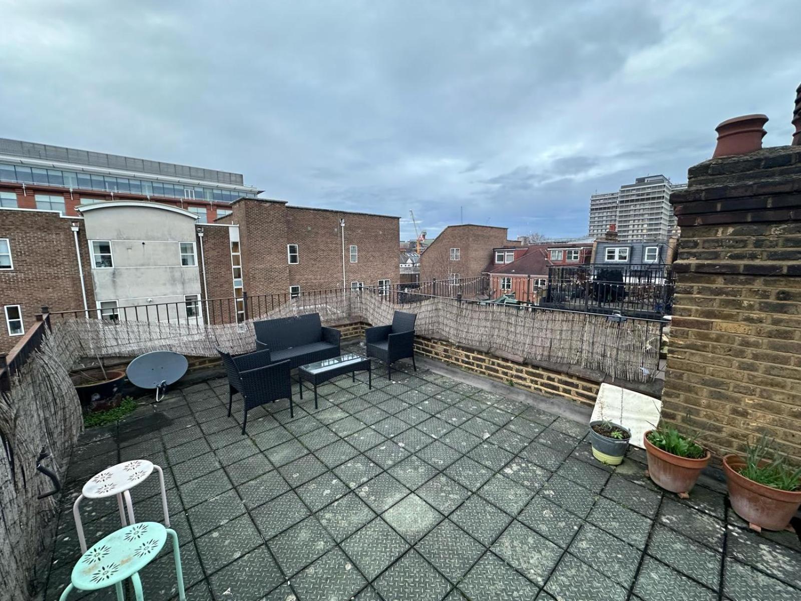 Lovely 3 Bedroom Maisonette With Private Roof Terrace In Hammersmith London Eksteriør bilde