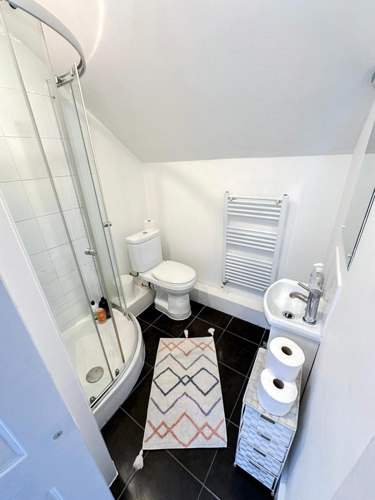 Lovely 3 Bedroom Maisonette With Private Roof Terrace In Hammersmith London Eksteriør bilde