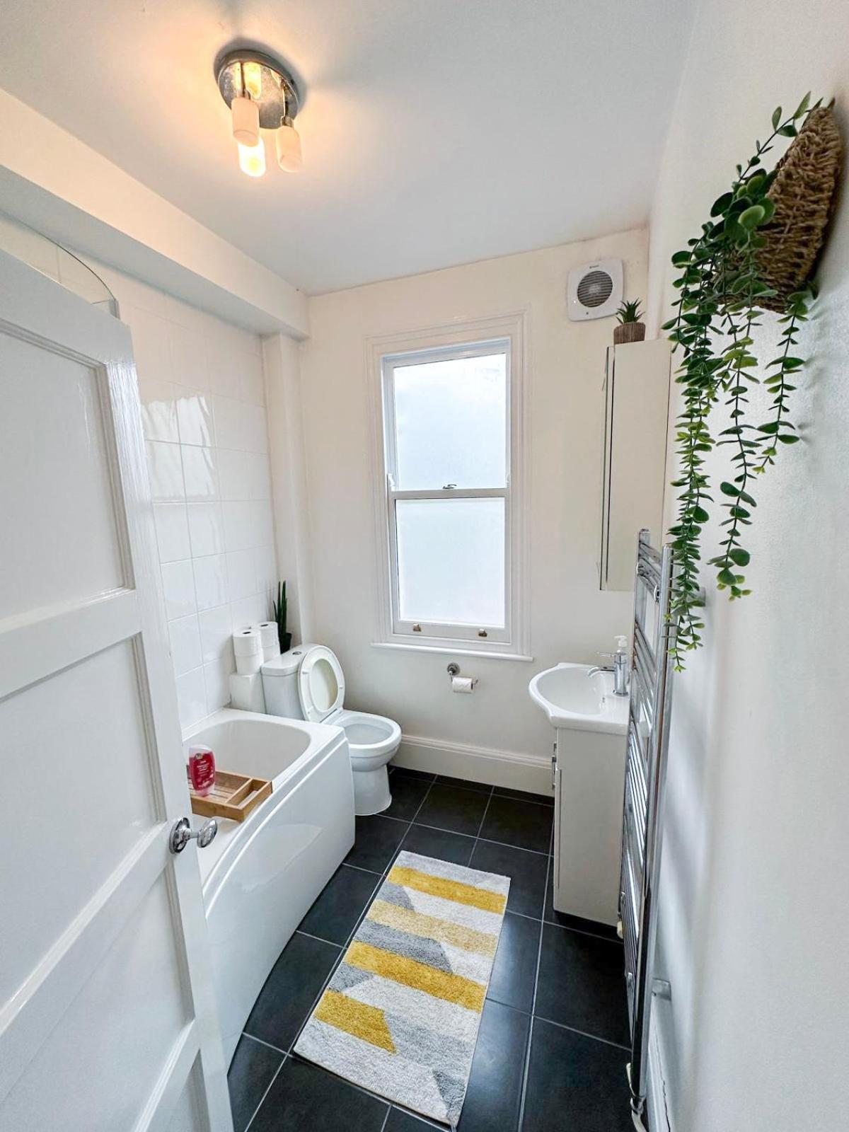 Lovely 3 Bedroom Maisonette With Private Roof Terrace In Hammersmith London Eksteriør bilde